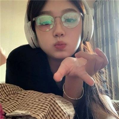 格洛丽亚在路上